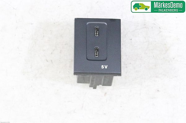 USB socket connector