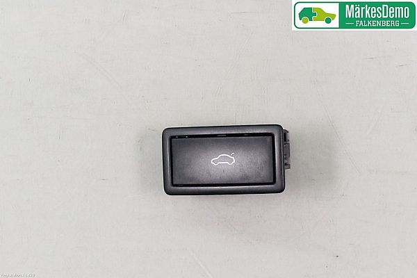 Switch - door SKODA OCTAVIA IV Combi (NX5)
