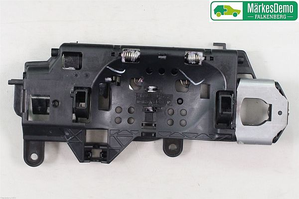 Klamka – zewnętrzna AUDI A4 Avant (8W5, 8WD, B9)