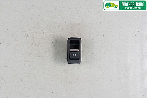 Przełącznik blokady drzwi AUDI Q4 e-tron SUV (F4B)