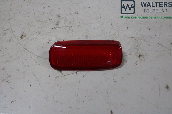 Rear light reflector
