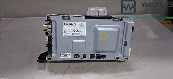 Moduł sterowania - różne TESLA MODEL 3 (5YJ3)