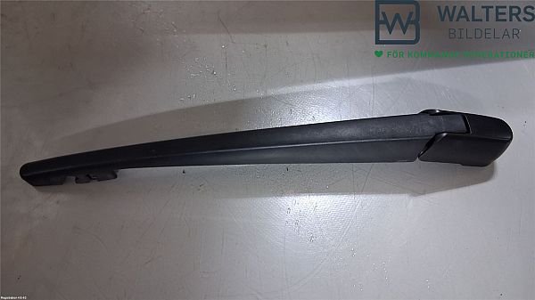 Rear wiper blade