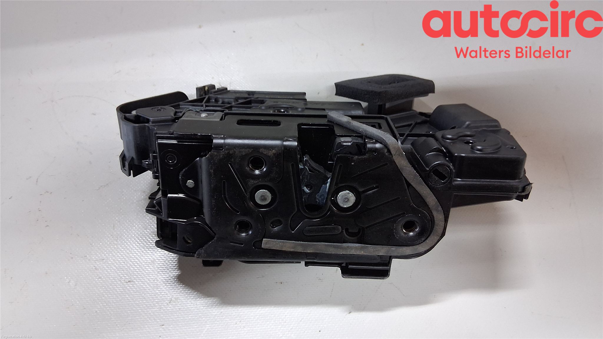 Skoda OCTAVIA IV Combi (NX5, PV5) Door lock 5TA839016N
