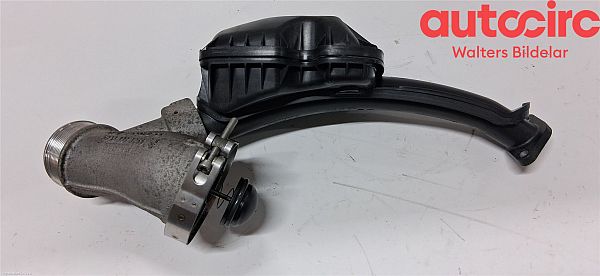 Intake resonator