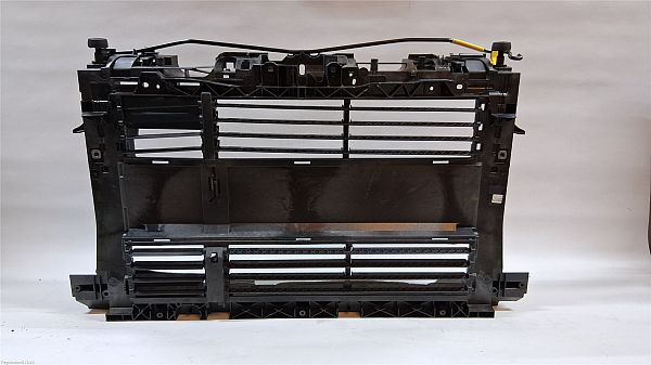 Radiator support panel