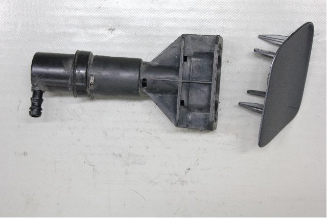 Headlight washer spray nozzle