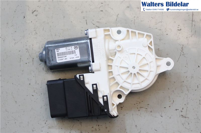 Door window regulator motor
