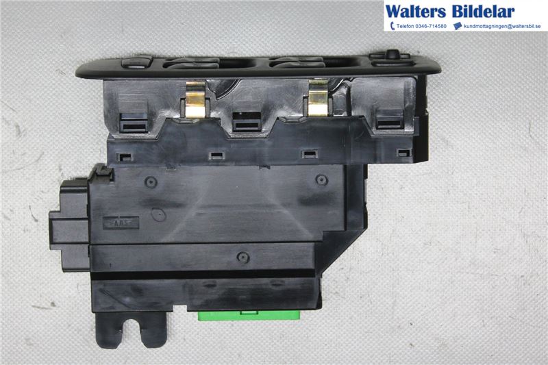 Switch - electrical screen heater VOLVO S60 I (384)