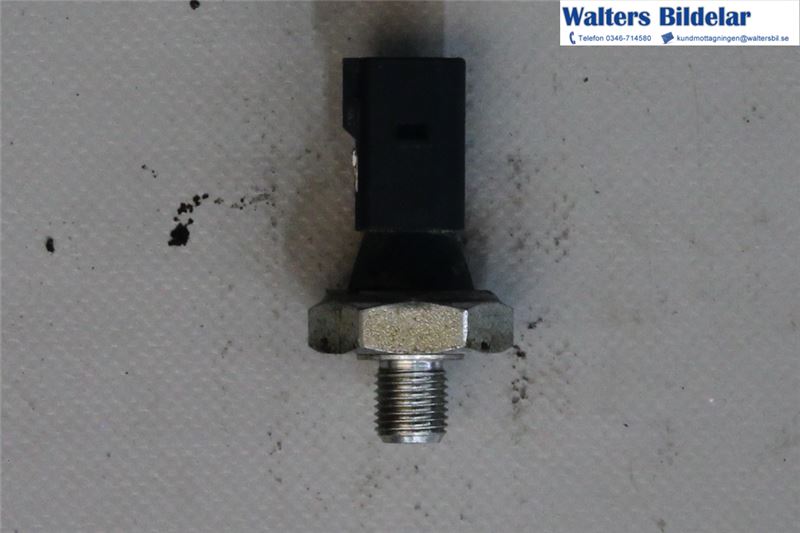 Oil pressure sensor
