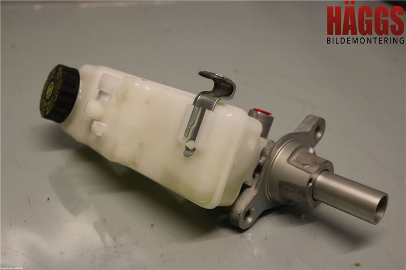 Brake - Master cylinder TOYOTA AURIS Estate (_E18_)