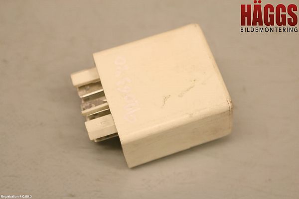 Relay - injection VOLVO 940 Mk II Estate (945)