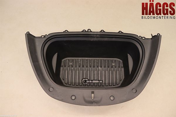 Compartiment de rangement du coffre avant