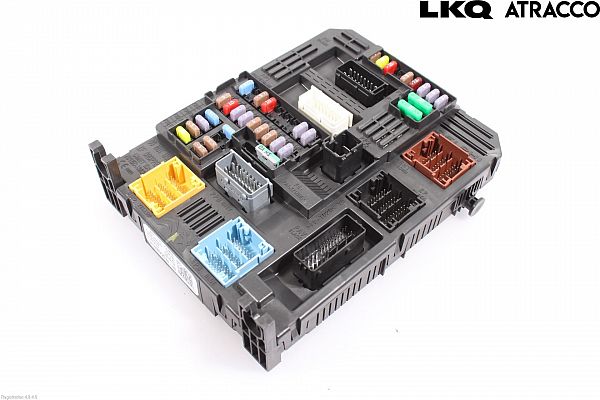 Peugeot 3008 SUV (M_) Fuse box 1618841480