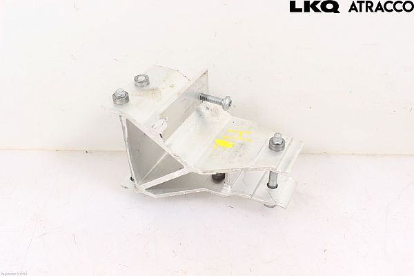 Radiator support bracket