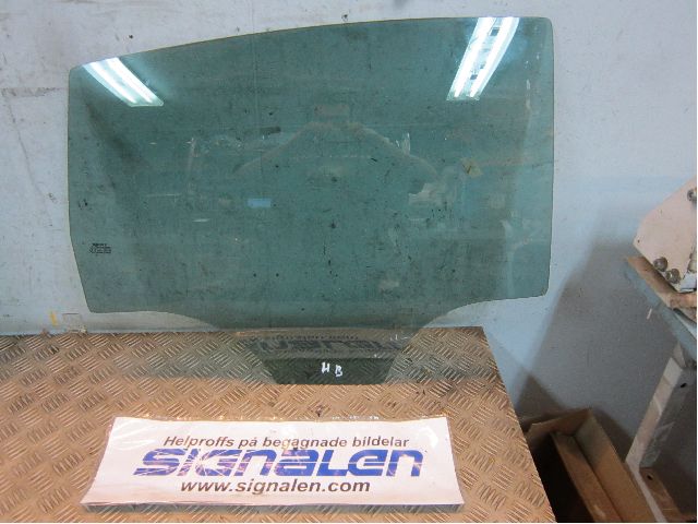 Rear side window screen SEAT LEON (1P1)