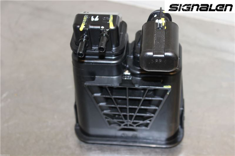 Fuel vapor canister