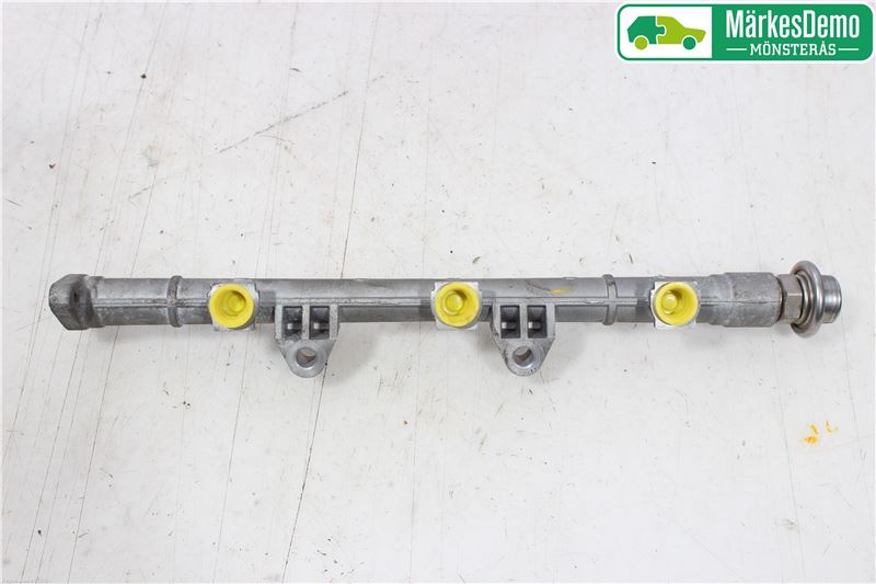 High-pressure rail / injection nozzle pipe KIA SEDONA Mk II (VQ)