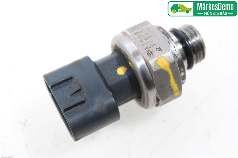 Oil pressure sensor