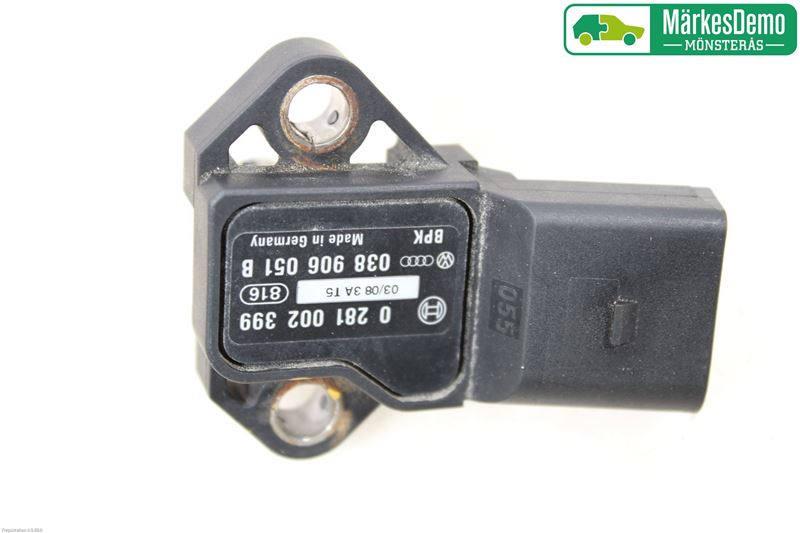 common rail (Injectie) / Verstuiver Brug AUDI A3 Sportback (8PA)