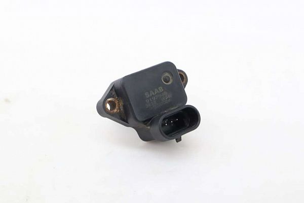 common rail (Injectie) / Verstuiver Brug SAAB 9-5 Estate (YS3E)