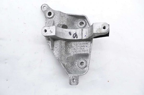 Water pump VOLVO V60 II (225, 227)