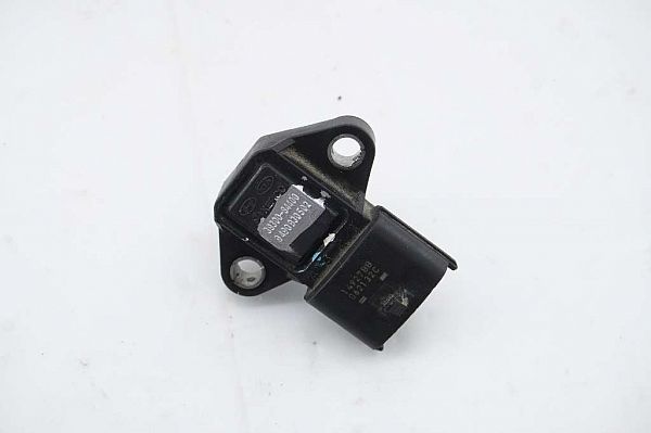common rail (Injectie) / Verstuiver Brug HYUNDAI i40 CW (VF)