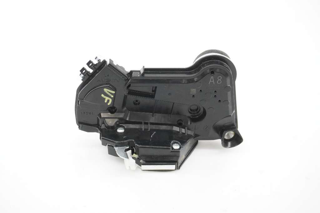 Toyota COROLLA CROSS (ZVG1_, ZSG1_, MXGH1_, MXGA1_) Door lock