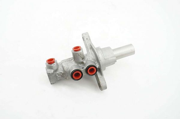 Brake - Master cylinder TOYOTA AURIS (_E18_)