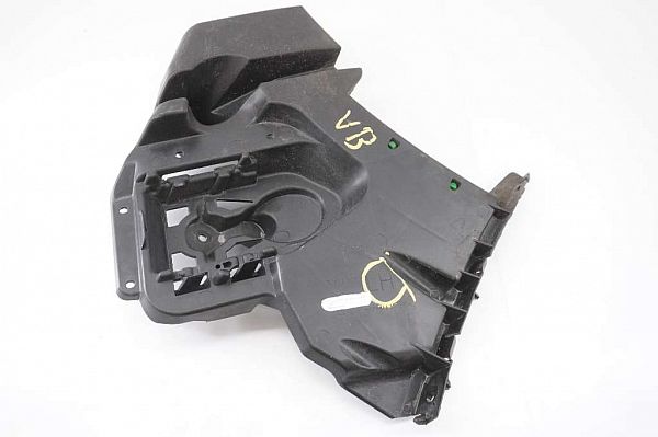 Rear bumper mounting bracket