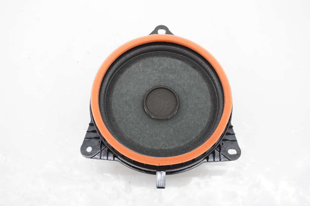 Toyota COROLLA CROSS (ZVG1_, ZSG1_, MXGH1_, MXGA1_) Speakers