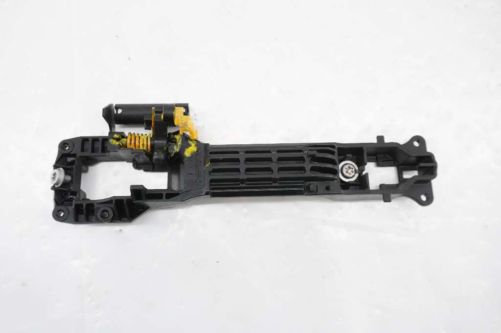 82821-63J00 : Handle - exterior - Autoparts24