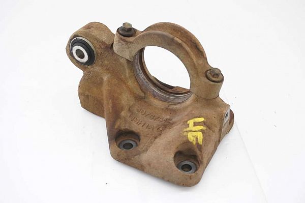 Drive shaft support bearing and bracket