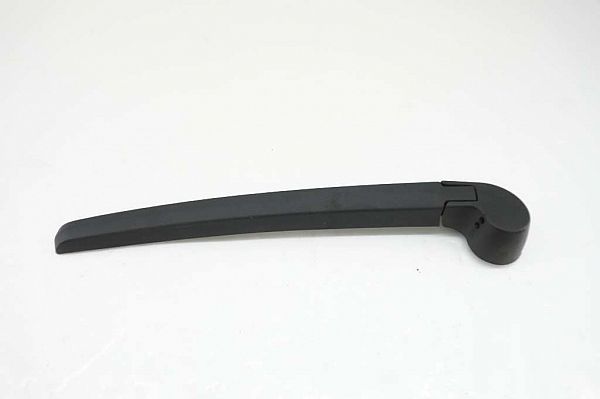 Rear wiper blade arm