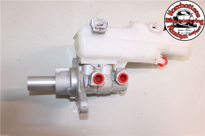 Brake - Master cylinder TOYOTA AURIS (_E15_)