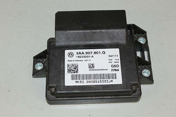 Parking brake Module / control box (EPB) VW PASSAT Estate (365)
