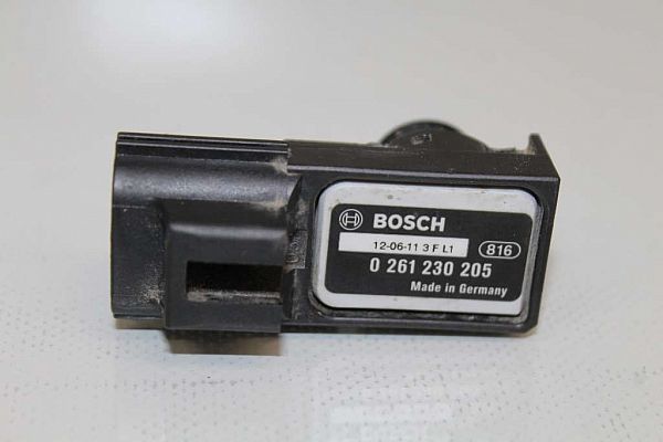 common rail (Injectie) / Verstuiver Brug HYUNDAI i40 CW (VF)
