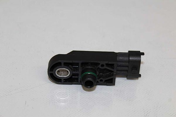 common rail (Injectie) / Verstuiver Brug NISSAN PRIMASTAR Box (X83)