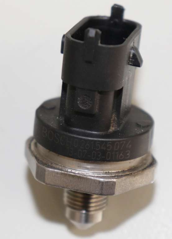common rail (Injectie) / Verstuiver Brug MAZDA 3 (BM, BN)