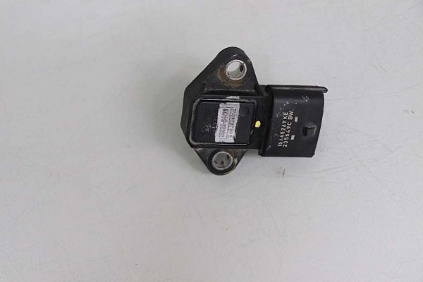 common rail (Injectie) / Verstuiver Brug KIA CARENS IV