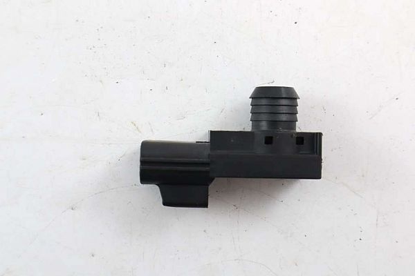 common rail (Injectie) / Verstuiver Brug HYUNDAI i40 CW (VF)
