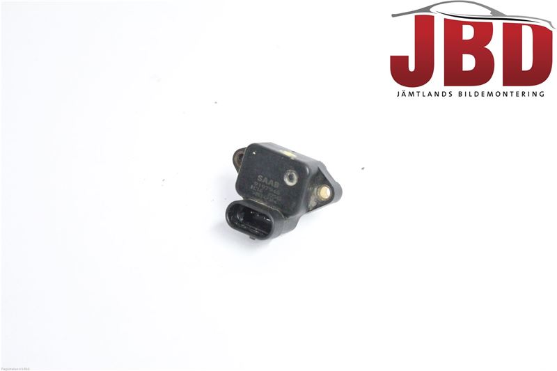 common rail (Injectie) / Verstuiver Brug SAAB 9-5 Estate (YS3E)