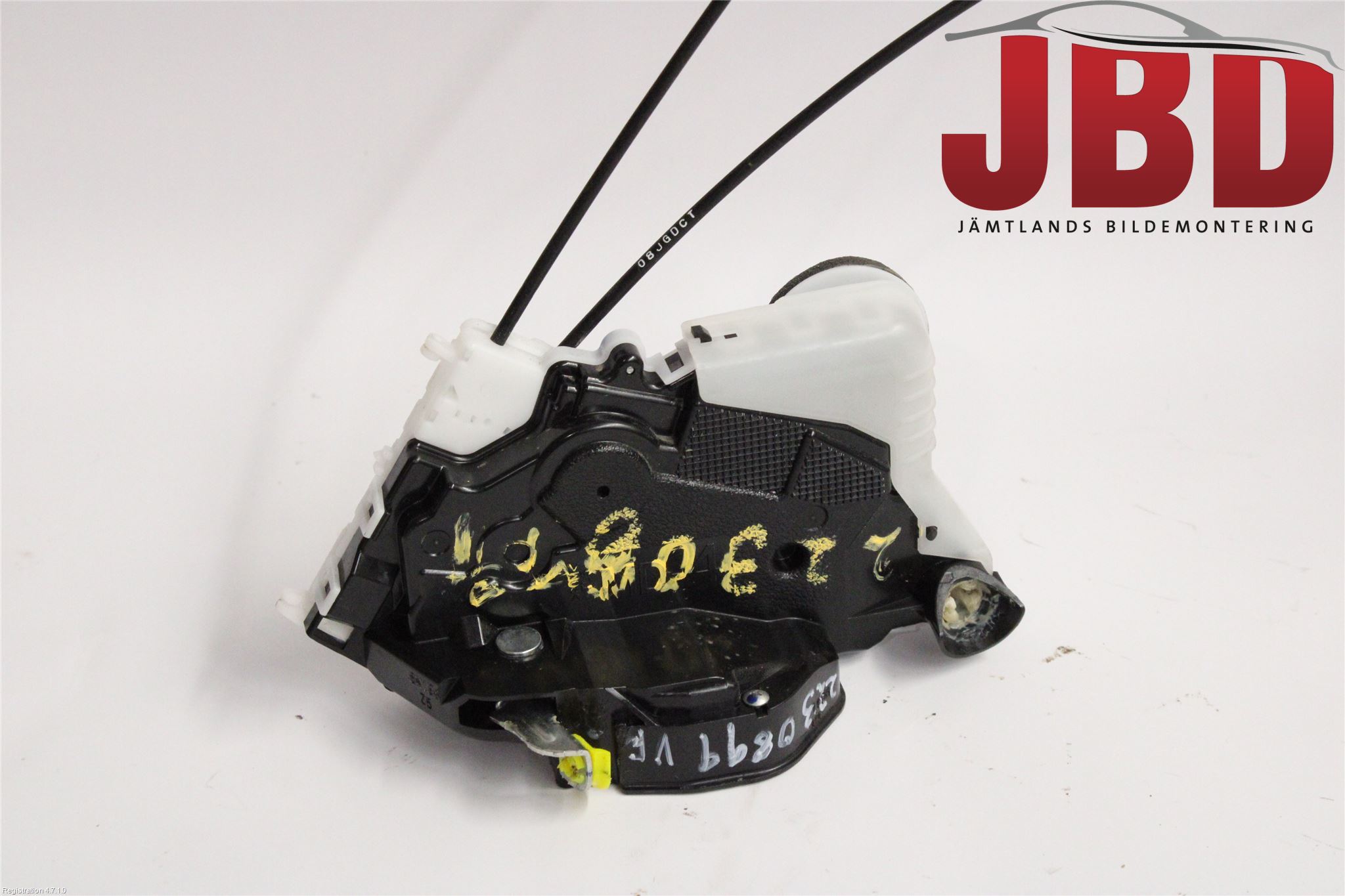 Subaru XV (_GP_) Door lock 61032FJ072