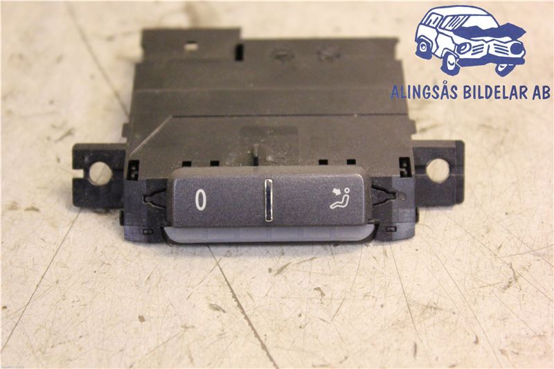 Przełącznik wentylatora i obiegu powietrza VW PHAETON (3D1, 3D2, 3D3, 3D4, 3D6, 3D7, 3D8, 3D9)