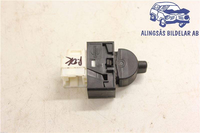 Bouton Vitres electriques NISSAN PICK UP (D22)
