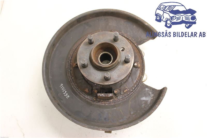 Spindle - rear LAND ROVER RANGE ROVER Mk III (L322)