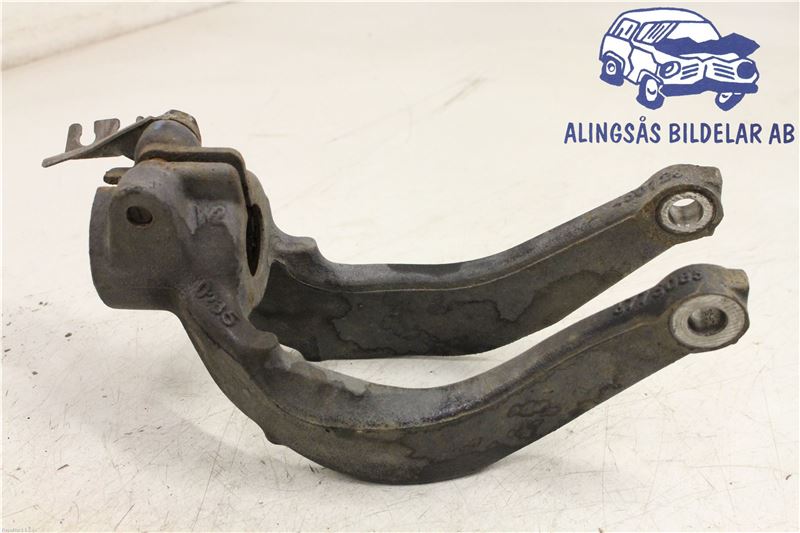 Lower shock bracket