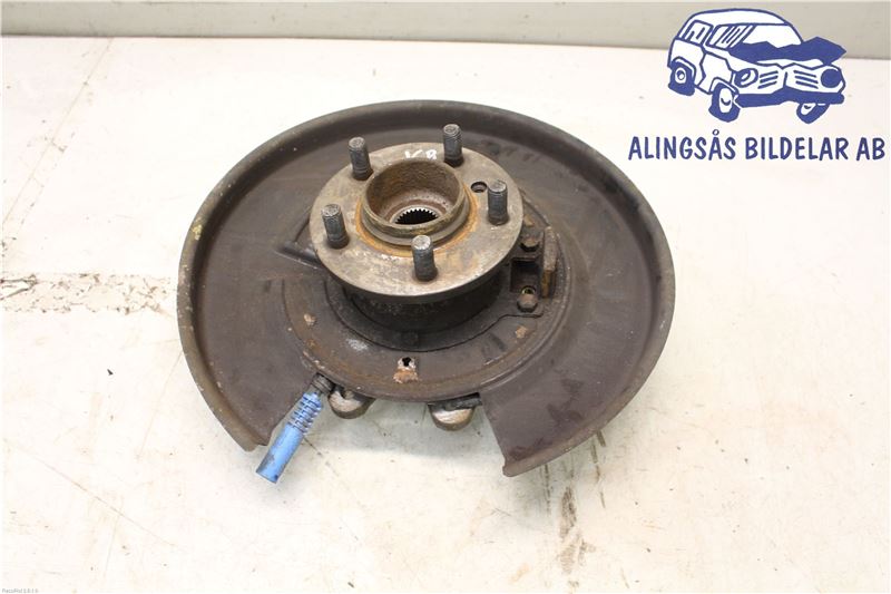 Spindle - rear LAND ROVER RANGE ROVER Mk III (L322)
