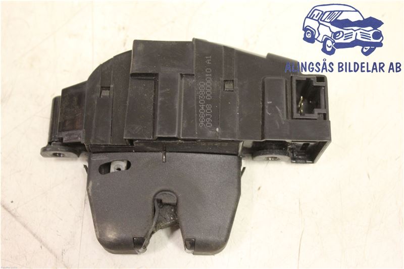 Tailgate boot lock motor