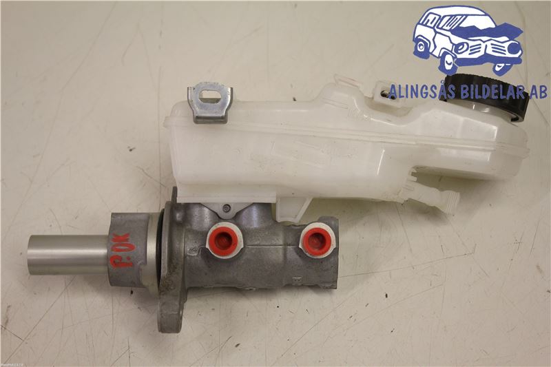 Brake - Master cylinder TOYOTA AURIS (_E18_)